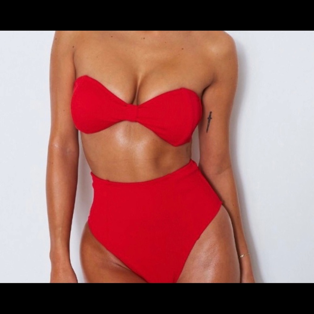 SMALL RED RIBBED BIKINI